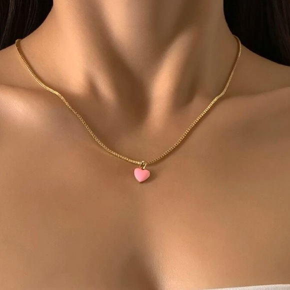 Jewelry - Pink 💞Heart 💞Necklace With Gold color Chain NWOT 💞